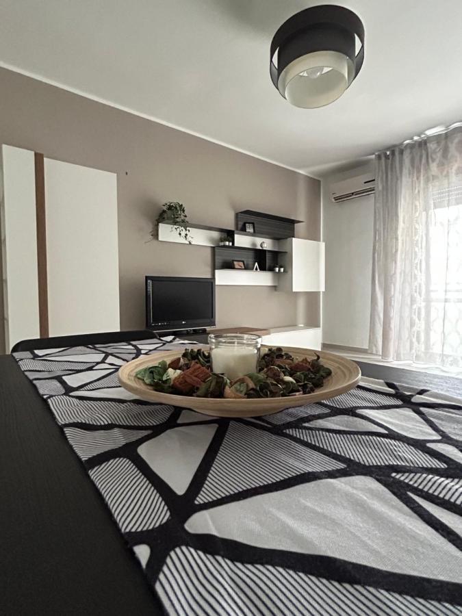 La Dimora Di Enea Apartment Brindisi Bagian luar foto