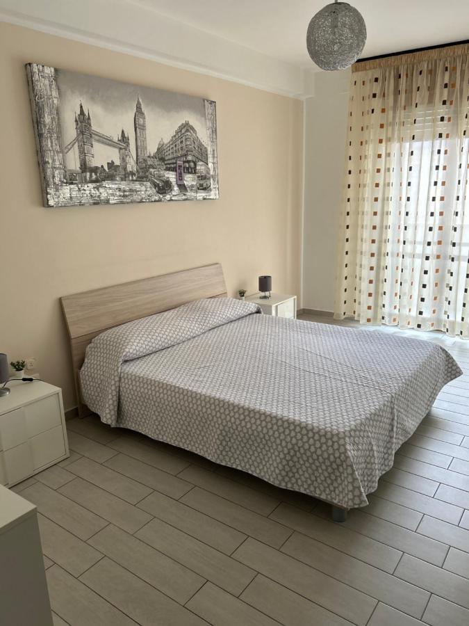 La Dimora Di Enea Apartment Brindisi Bagian luar foto