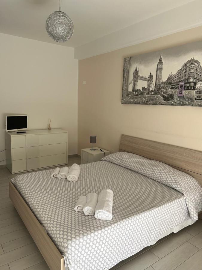 La Dimora Di Enea Apartment Brindisi Bagian luar foto